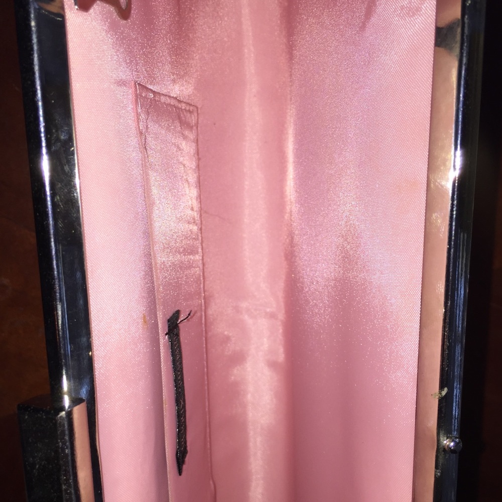 Cute Pink Clutch!!! - Picture 4 of 4